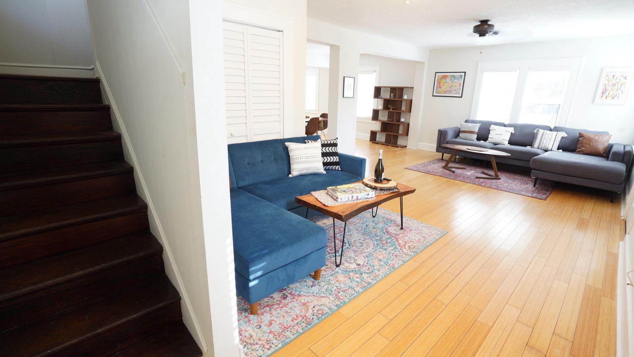 Photo of Livingroom in Historic Uptown
