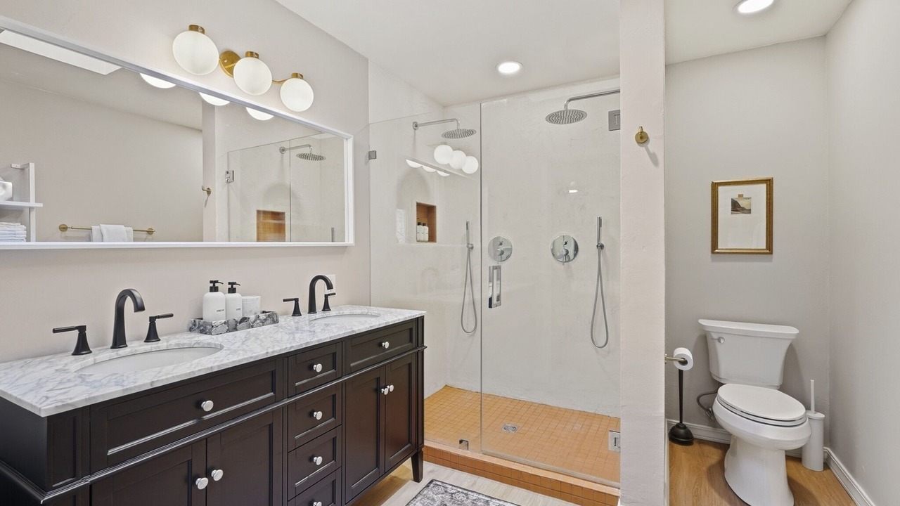 Photo of Bathroom in Albuquerque