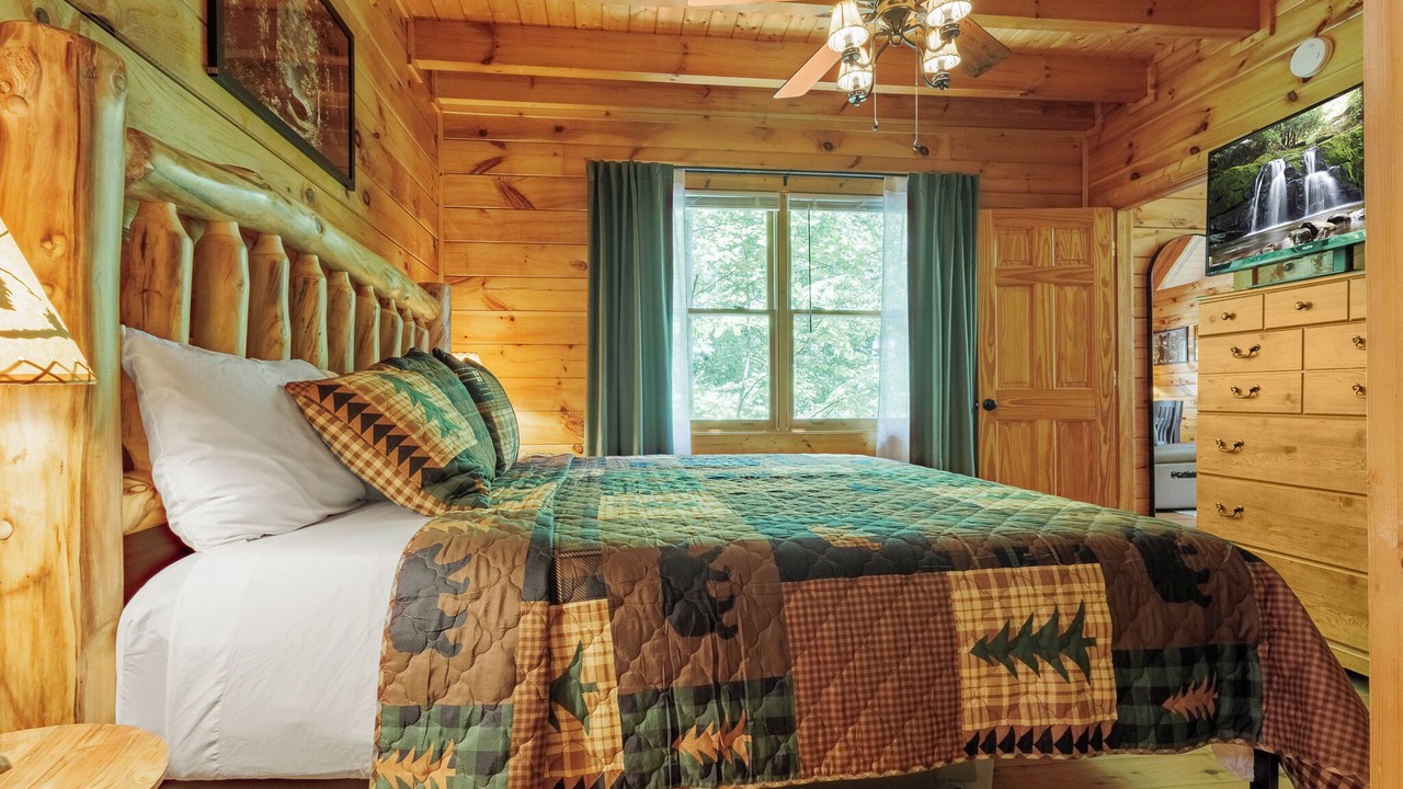Photo of Bedroom in Black Bear Falls