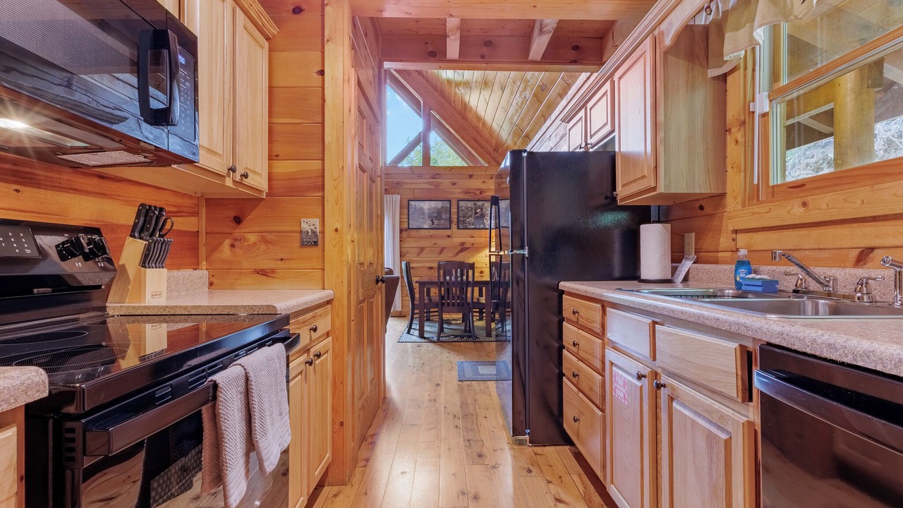 Photo of Kitchen in Black Bear Falls