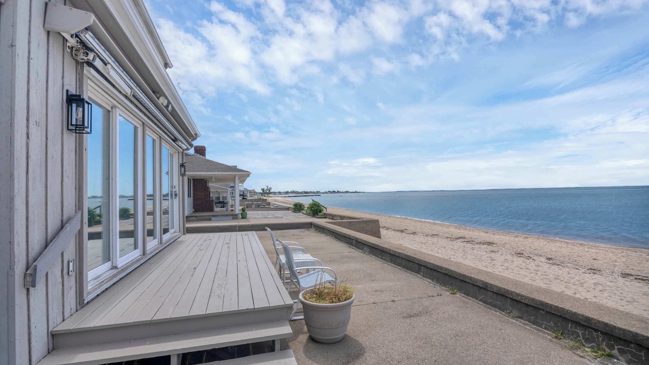 Photo of Patio Balcony in Saybrook Manor