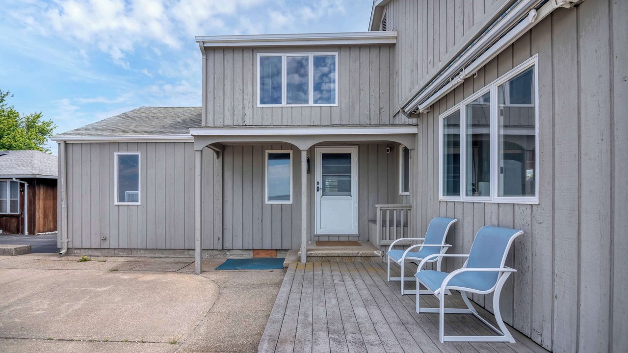 Photo of Outdoor in Saybrook Manor